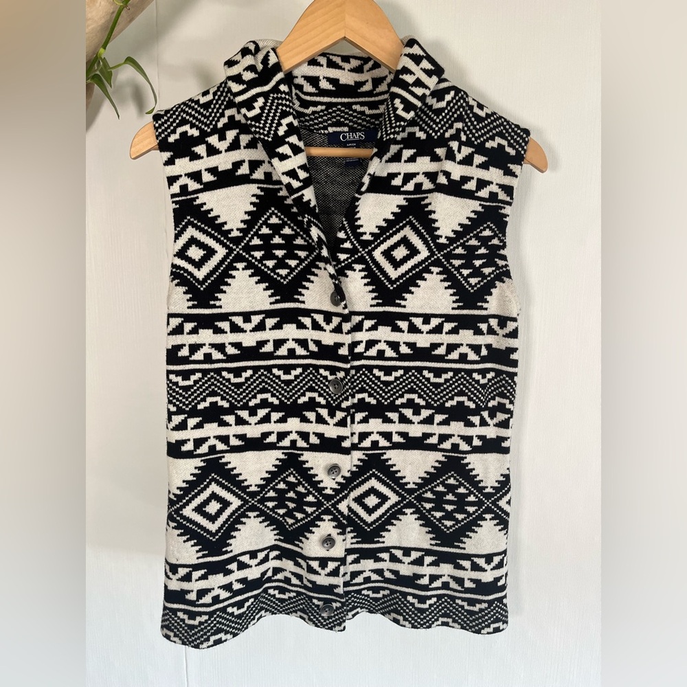 Black and White Geometric Patterned Vest
